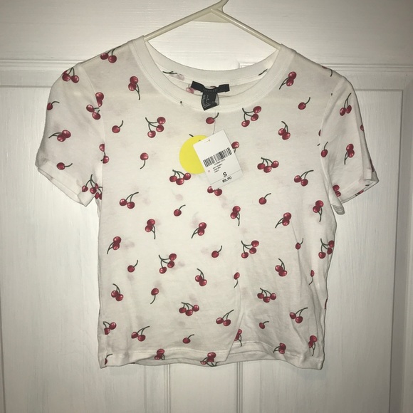 Forever 21 Tops - Rand new cherry crop top